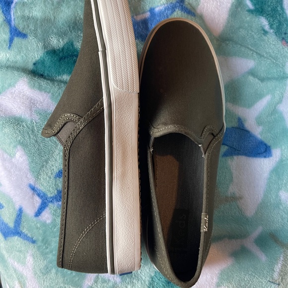 Keds Olive Green Canvas Slip Ons - Picture 2 of 2